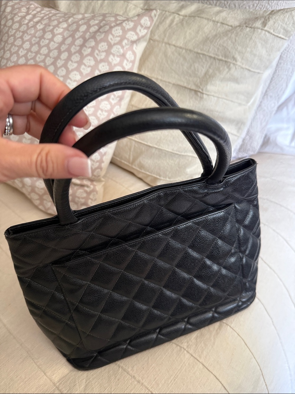 CHANEL Black Quilted Leather Tote with Signature CC Emblem - Picture 17 of 17
